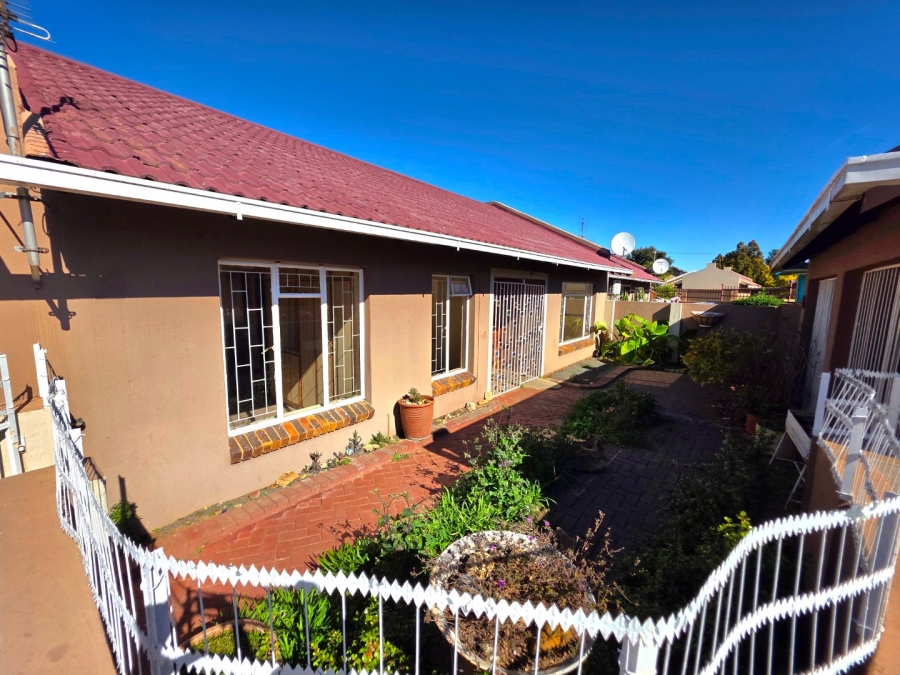 2 Bedroom Property for Sale in Uitsig Free State